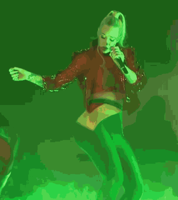 Iggy Azalea Switch GIF