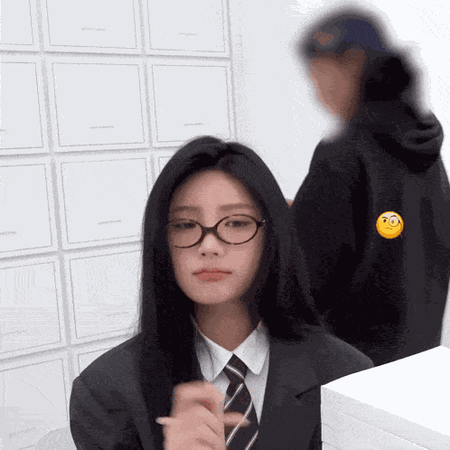 Illit Wonhee GIF
