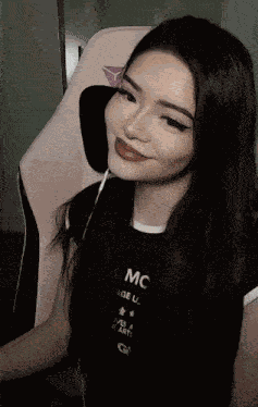 Itskatchii Flirt GIF