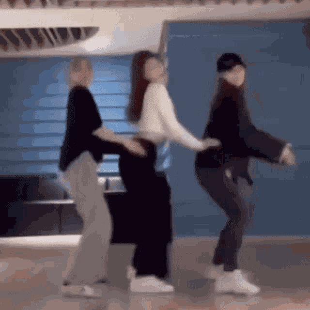 Itzy Dance GIF