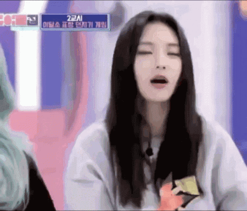 Jinsoul Fainting GIF