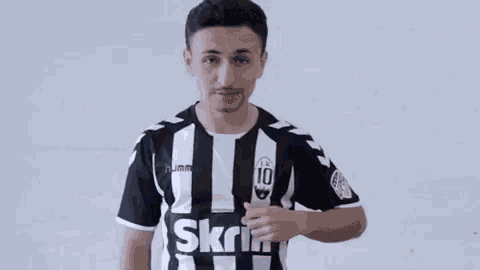 La10 La10fc GIF