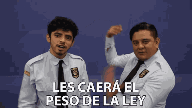 Les Caera El Peso De La Ley Enchufe Tv GIF