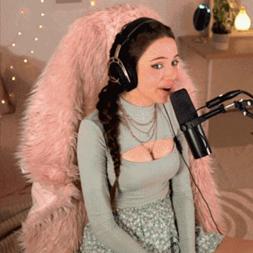 Lydiaviolet Twitch GIF