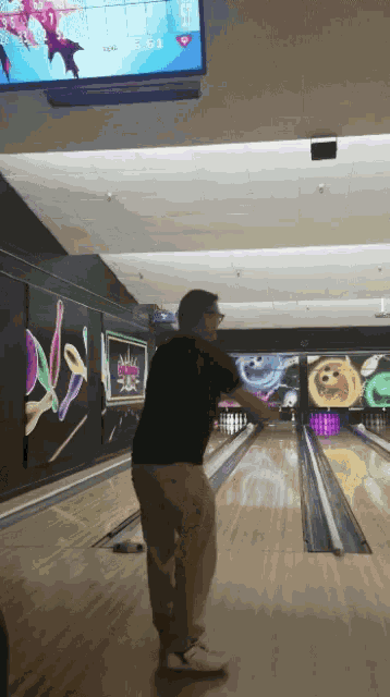 Manstyle Bowling GIF