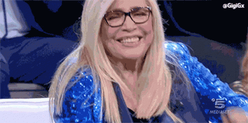 Mara Venier Gesto Dellombrello GIF