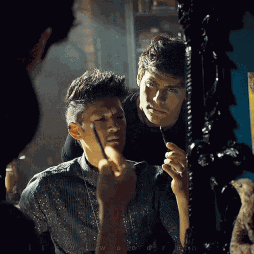 Matthew Daddario Alec Lightwood GIF
