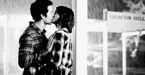 Mauji Kiss GIF