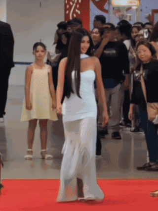 Model Model Walk GIF