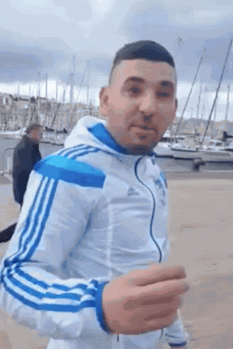 Mohamed Henni GIF