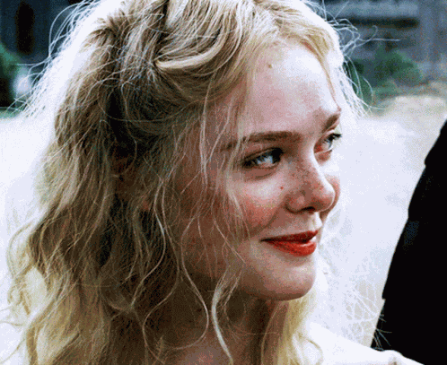 Moors Elle GIF