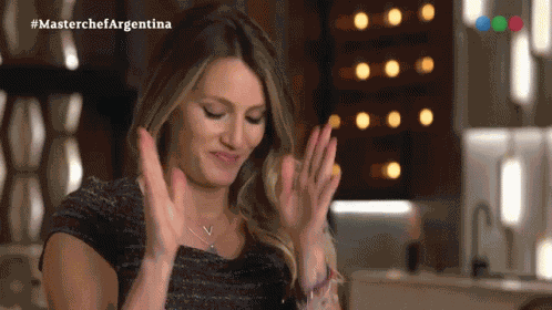 Muy Bien Mica Viciconte GIF