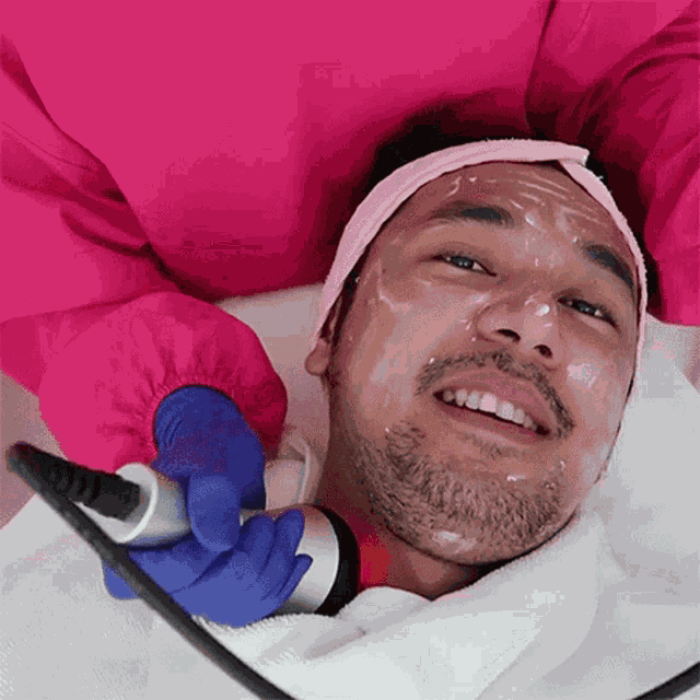 Nagpapafacial Cj Estrada GIF