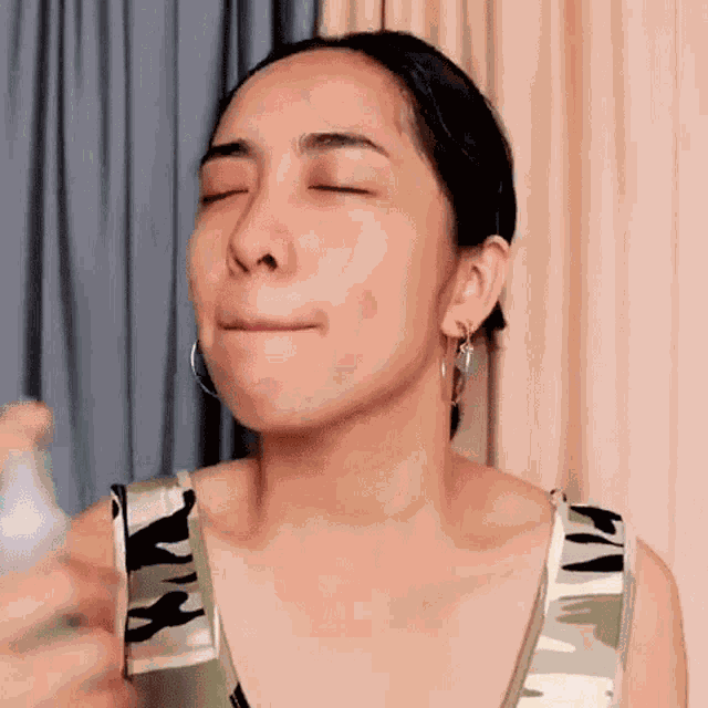 Nagspray Georgia Brizuela Relucio GIF