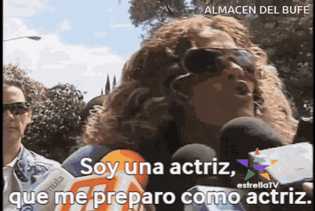 Niurka Marcos Soy Una Actriz Que Me Preparo Como Actriz GIF