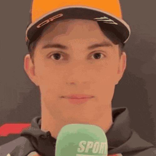 Oscar Piastri Leomano GIF