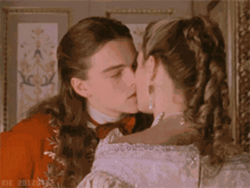 Recluse Kiss GIF