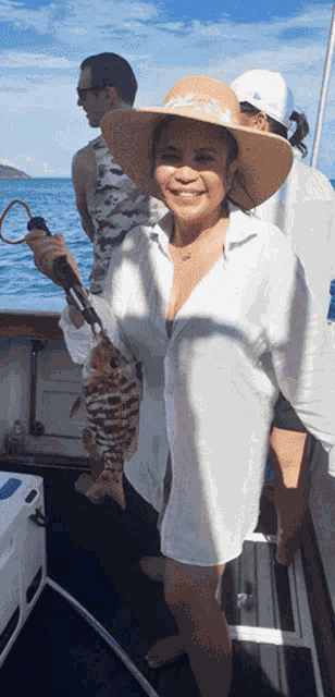 Reef Fishing Charters Fishing Charters Airlie Beach GIF