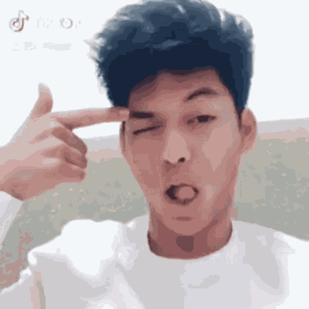 Ricci Cute Selfie GIF