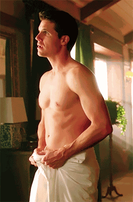 Robbie Amell Gif GIF
