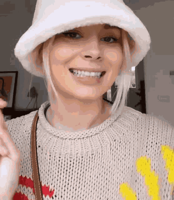 Sarahmcfadyen Nina Nesbitt GIF