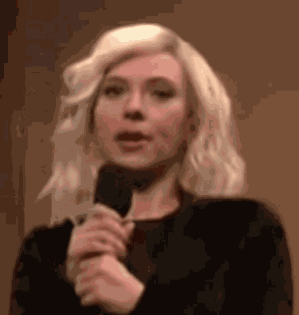 Scarlett Johansson Snl GIF