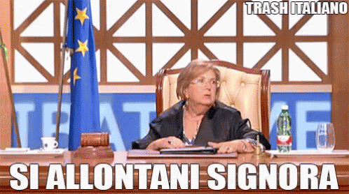 Si Allontani Signora Trash Italiano GIF