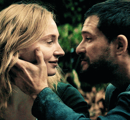 Sophie Turner Kit Harington GIF