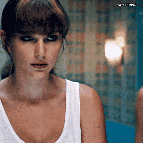 Swifferpics Taylor Swift GIF