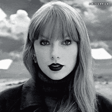 Swifferpics Taylor Swift GIF