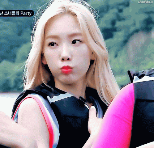 Taeyeon Taeyeon Blonde GIF