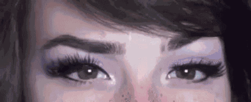 Taylien Eyebrow Raise GIF