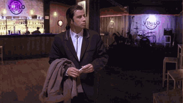 Travolta Vinilo Bar GIF