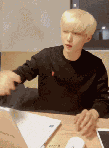 Up10tion Seon Yein GIF