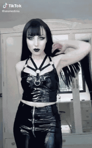 Vesmidinia Tiktok GIF