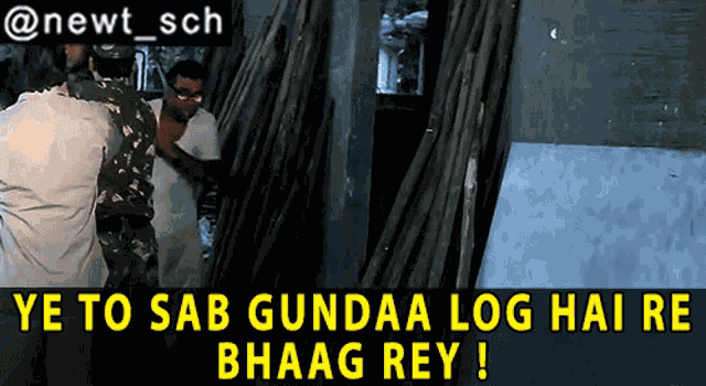 Ye Toh Sab Gundaa Log Hai Re Bhaag Rey Phir Hera Pheri GIF