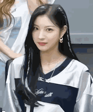 Yeju Ichillin' GIF